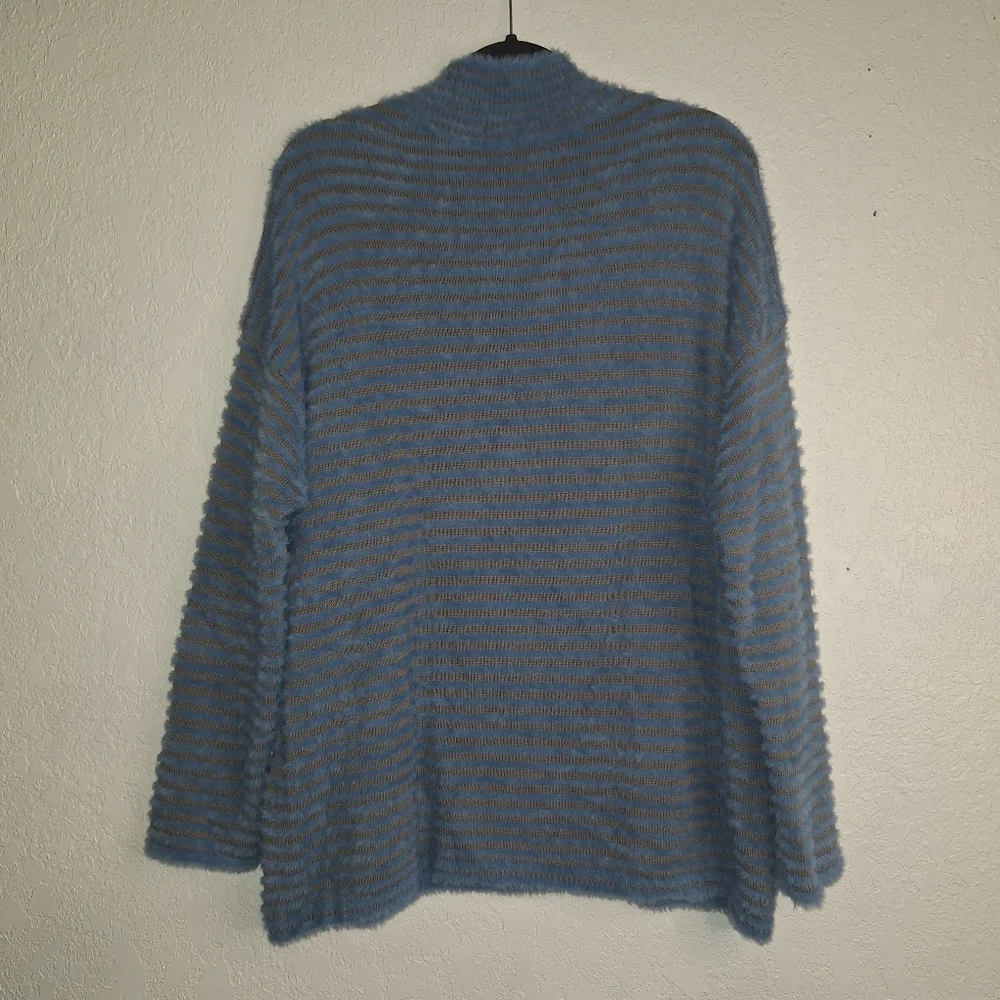 Chicos Zenergy Mock Neck Fuzzy Stripe Blue Gray Sweater. Size 3/ XL - Picture 2 of 9